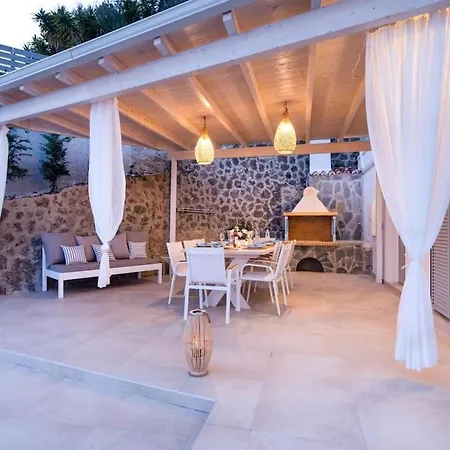 Stunning Superb Views Reserve At Panacostas3 Outlook Com Πυργί